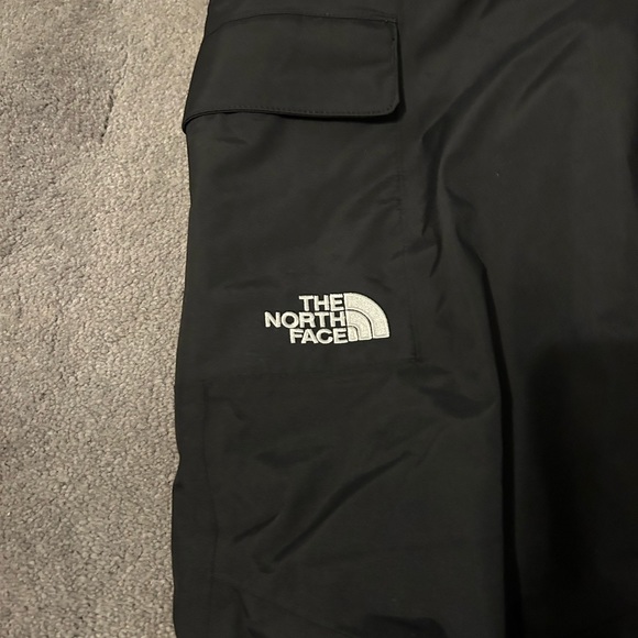 NWT Women’s North Face Ski pants size small - Picture 11 of 15